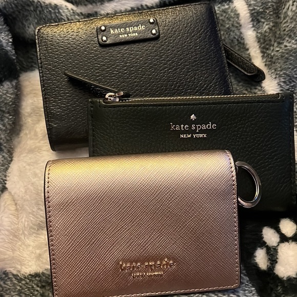 KATE SPADE ♠️ VARIOUS WALLETS/KEYCHAIN BUNDLE GORGEOUS! - Picture 16 of 16